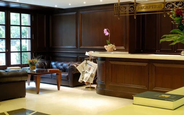 Hera Hotel - photo 2