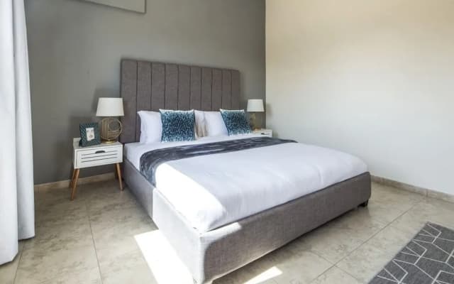 Signature Living in Modern 1BR Apartment at Jvt! - photo 4