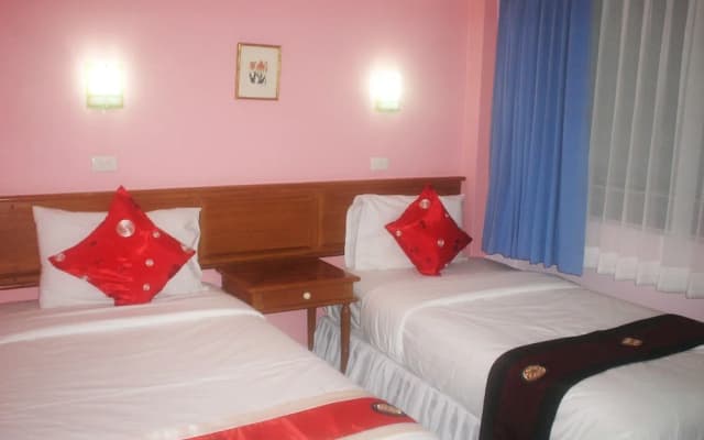 Bangkok Inn - photo 3