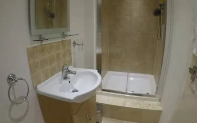 Cosy 2 Bedroom Apartment In City Centre - photo 5