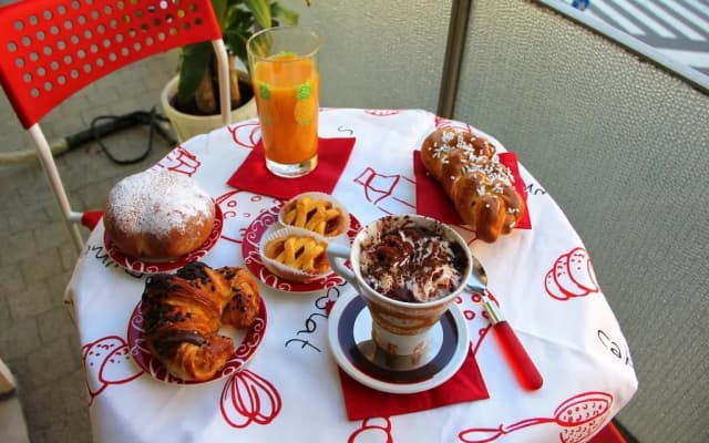 Red Velvet Guest House - photo 5
