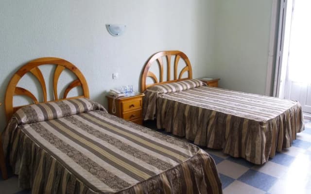 Hostal Continental - photo 3