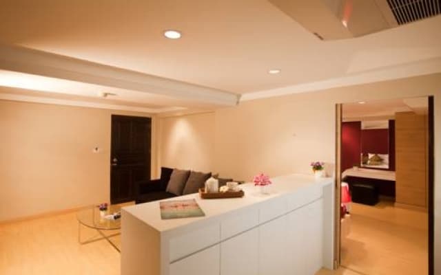 The Oasis Bangkok - photo 2
