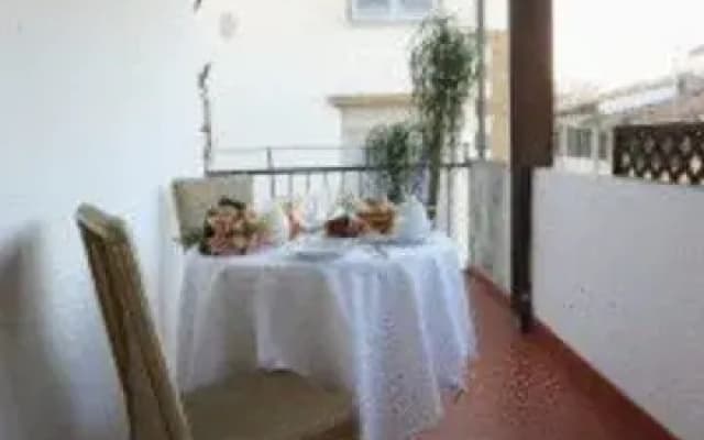 Glimpse Hotel - photo 2