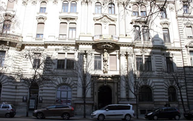 Central Market Apartments - photo 3