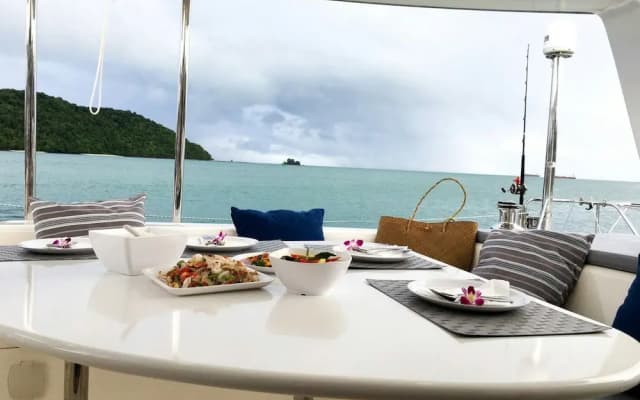 Discover Catamaran Phuket - Lagoon421 - photo 2