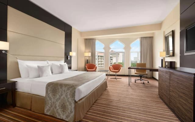 Ramada by Wyndham Colombo Hotel - photo 3
