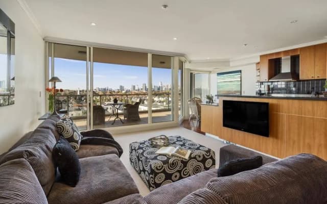 Beachside Port Melbourne - photo 3