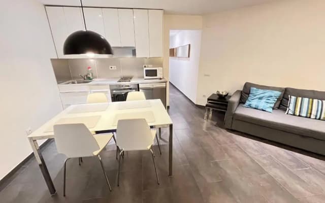 Gorgeous Apartment In Downtown - photo 4