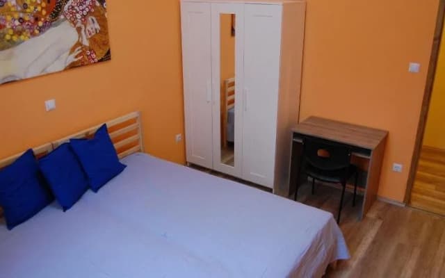 Colors Budapest Hostel - photo 2