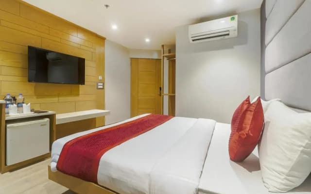 Hotel Bricks, Karol Bagh, New Delhi - photo 2