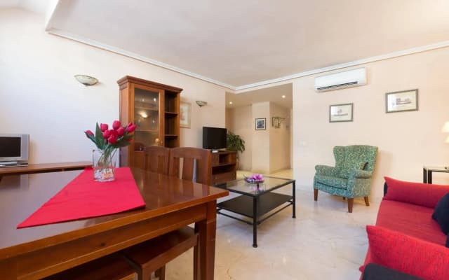 Caballero de Gracia Apartamentos - photo 2