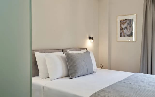 Ilisia Park Contemporary 2BD Condo - photo 4