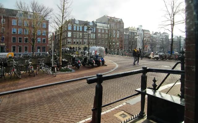 The Canal Bridge Suites - photo 3