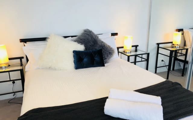 Level 8 Marvelous Apartment with pool access - photo 3