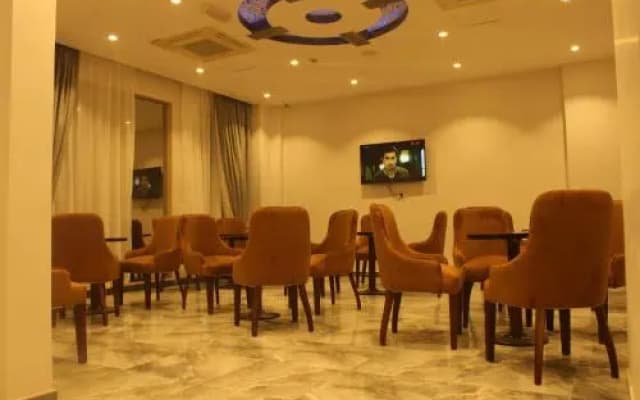 Muscat Horizon Hotel - photo 2