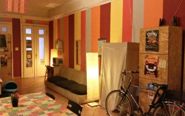Oleander Hostel - photo 3