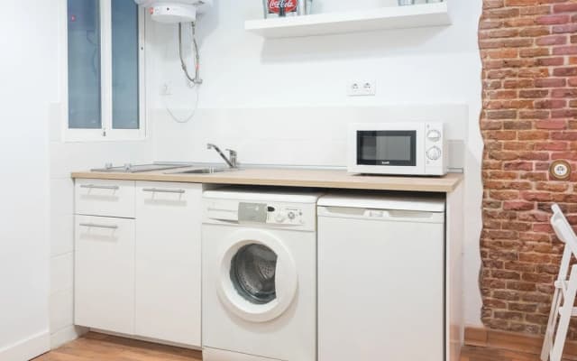 Room to Rent Augusto Figueroa - photo 5