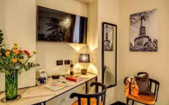Fourheads Private Suites - photo 5