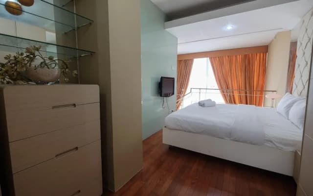 Spacious 1BR Two-Level Apartment at CityLofts Sudirman - photo 4