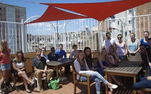 Guest House Urgell - photo 4