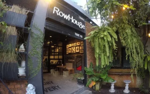 Row Hou8e Hostel - photo 2