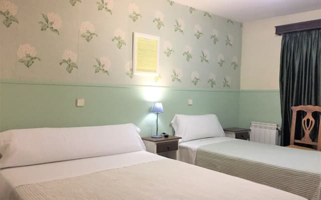 Hostal La Vera - photo 2