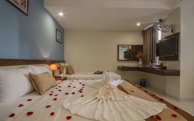 Sapphire Hotel - photo 3