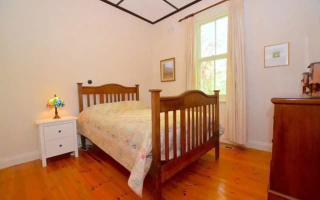Mintie Cottage on Leura Mall - photo 4