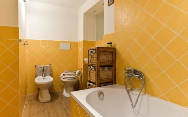 Spanish Steps Studio Apartment - photo 3