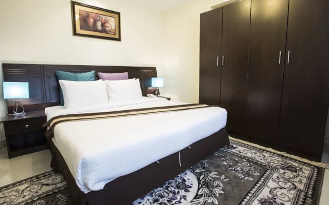 Travellers Hotel Apartment - photo 4
