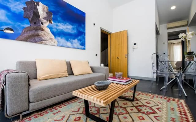 C211 Barcelona Apartments - photo 2