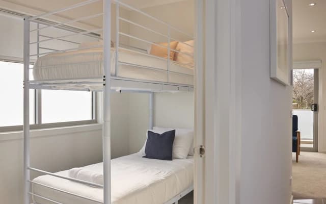 Cute, Homey Apartment In Chadstone - photo 3