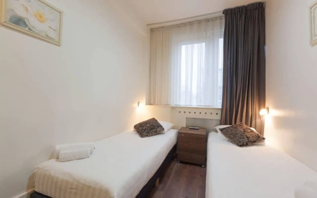Townhouse Hotel - photo 4