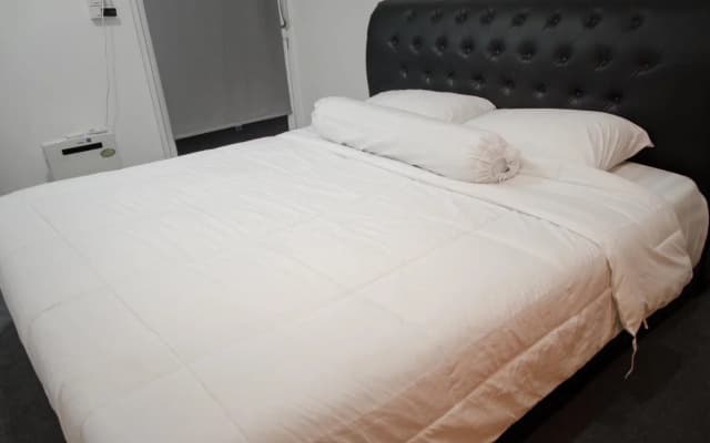Bed & Butler Hostel - photo 5