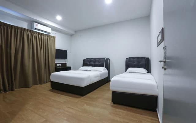 Pp Traveller's Hotel by OYO Rooms - photo 2