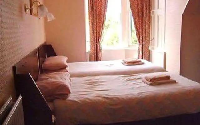 Orwell Lodge - photo 2