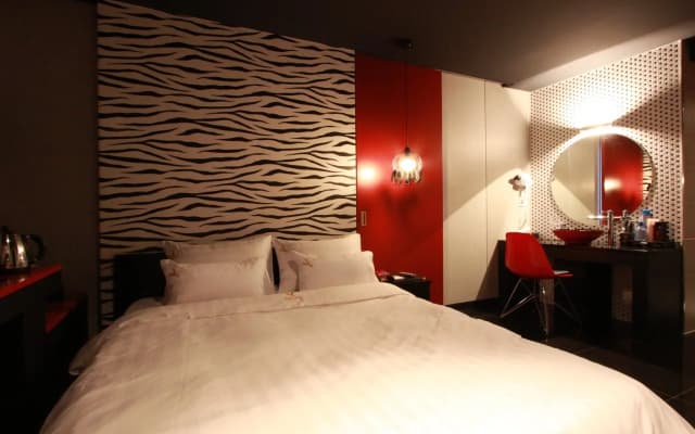 Y Hotel - photo 4