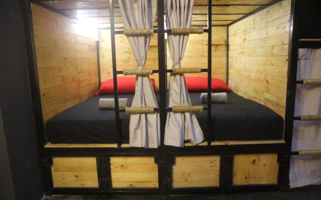 THE BUNK BACKPACKERS HOSTEL by fleur - photo 4