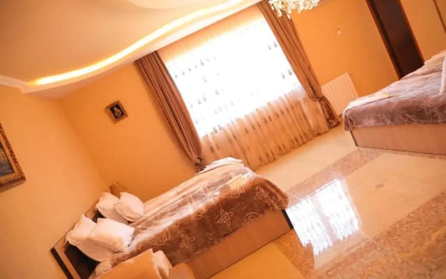 Hotel Luxor - photo 2