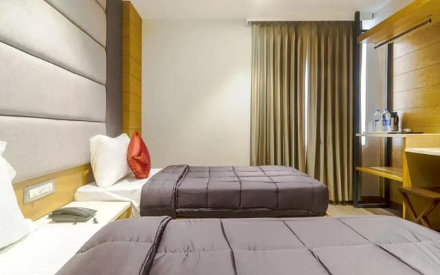 Hotel Bricks, Karol Bagh, New Delhi - photo 4