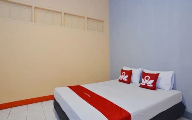ZEN Rooms Basic Near Pasar Baru - photo 2