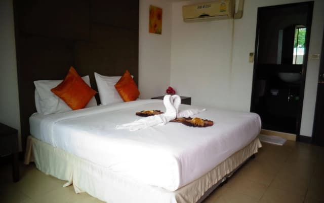 BGW Phuket - Hostel - photo 4