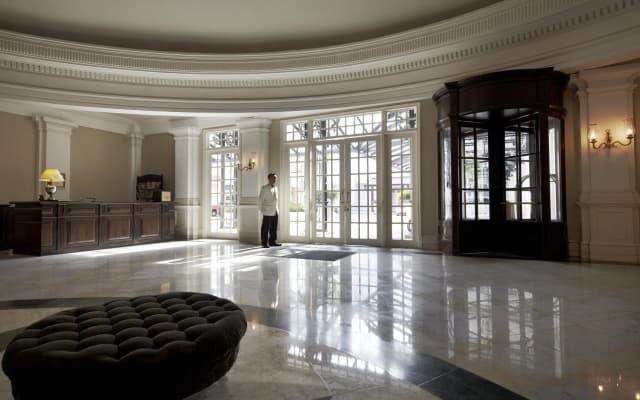 Eastern And Oriental Hotel - photo 2
