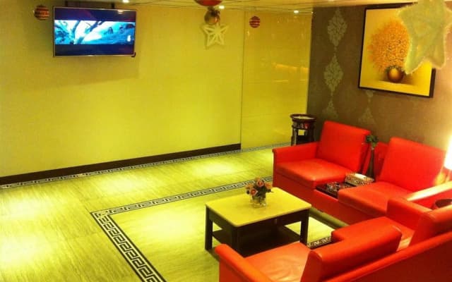 California Hotel - photo 2