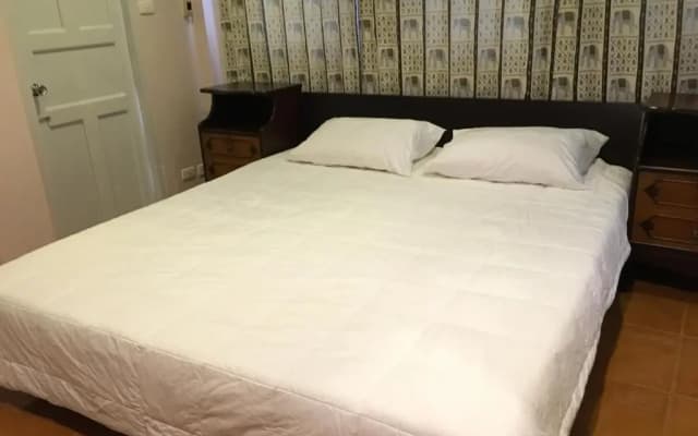 The Grand Palace Hostel - photo 3
