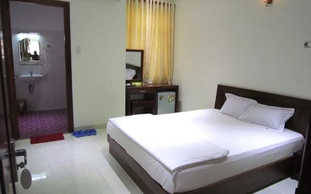 Long Chau Hotel - photo 3