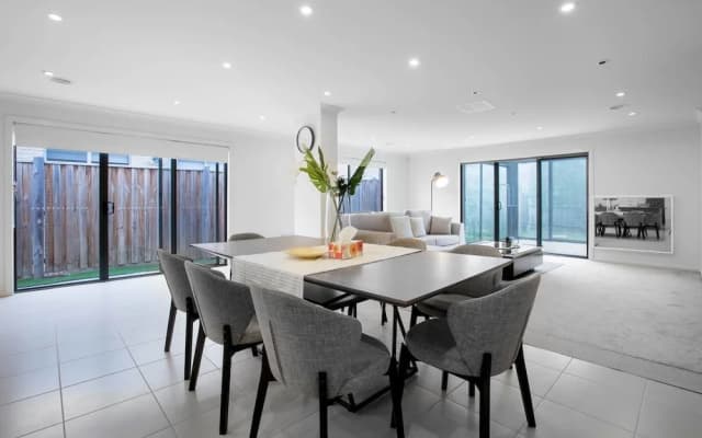 Lightful Charming House With Free Parking - photo 3