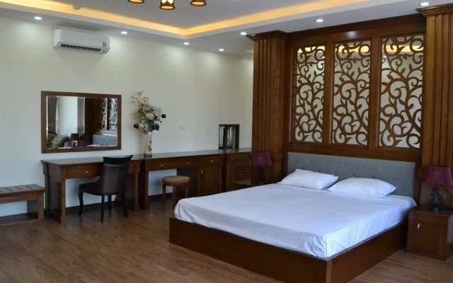 Ruby Ha Long Hotel - photo 2