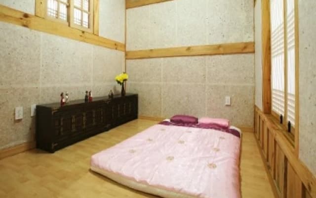 Sejong Hanok Guesthouse - photo 2